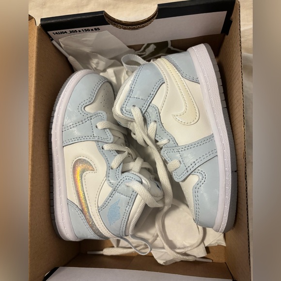 Toddler Jordan 1 Mid - Picture 1 of 3